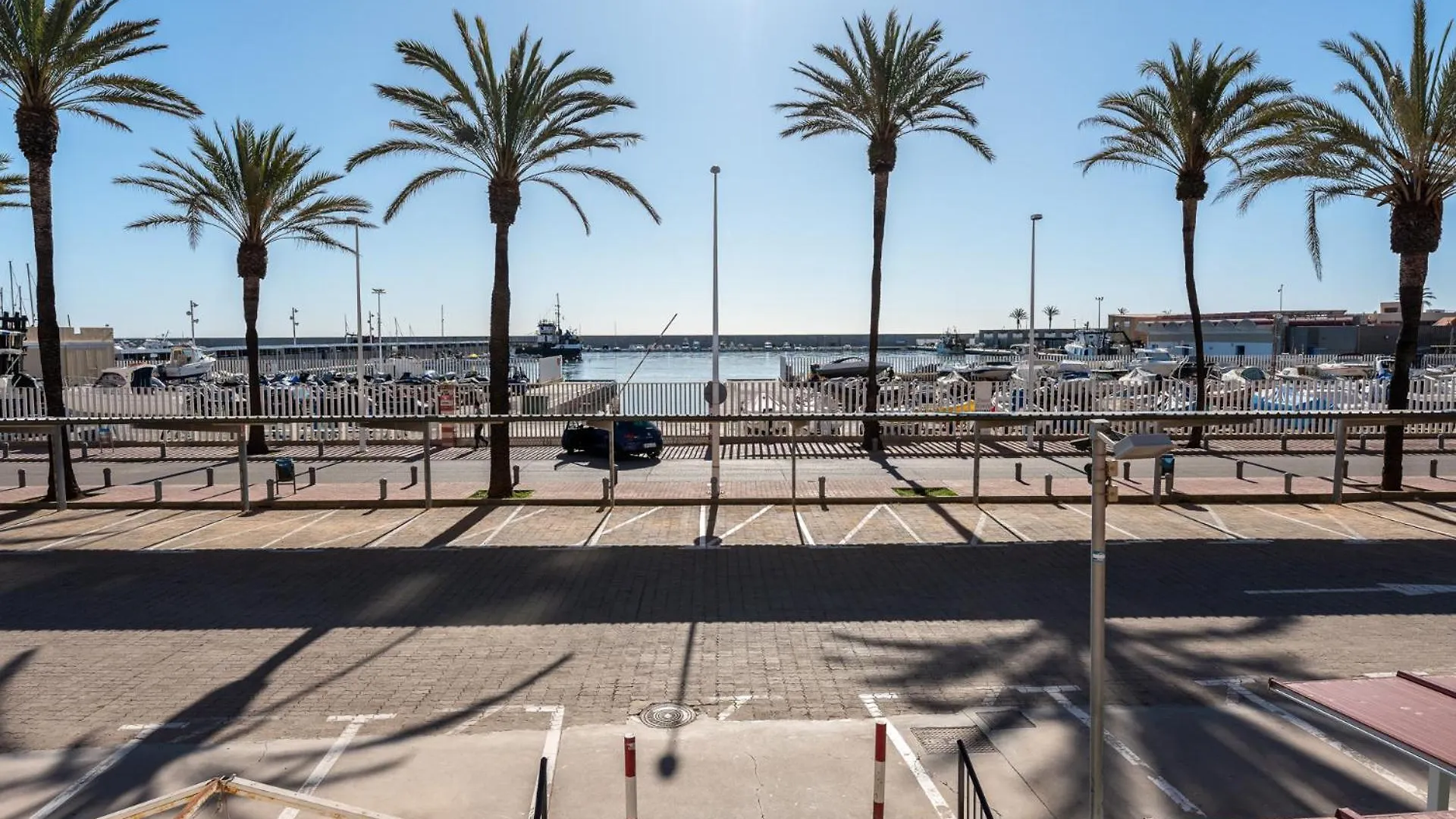 Malagasuite Fuengirola Front Beach