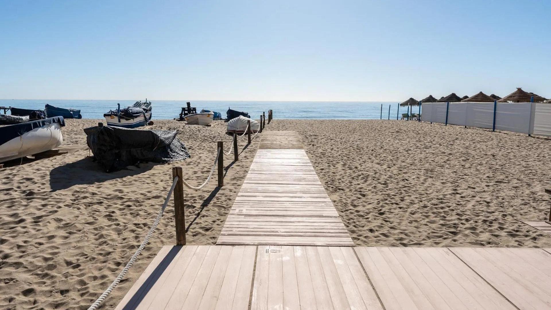 Malagasuite Fuengirola Front Beach Spain