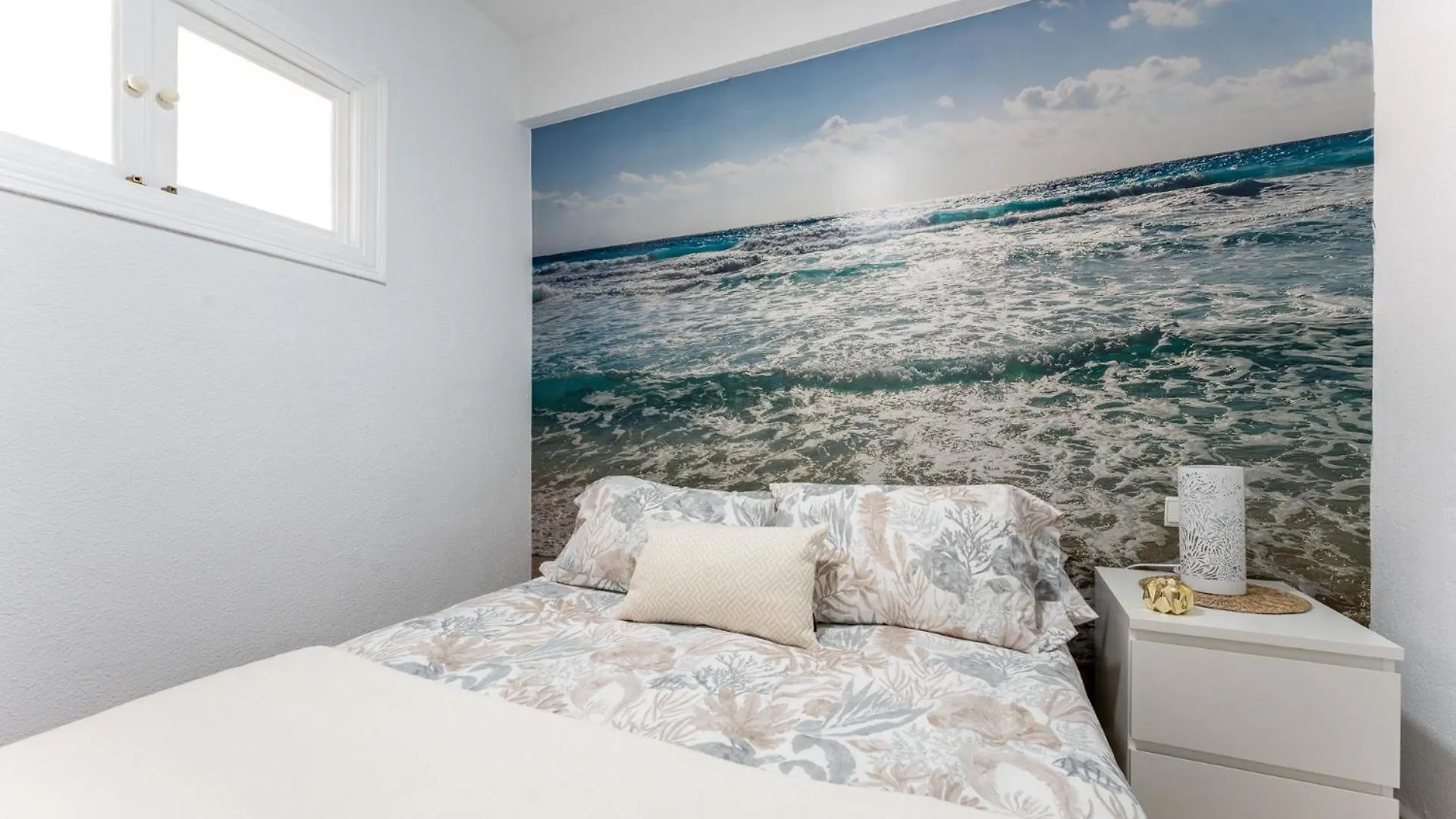 Malagasuite Fuengirola Front Beach Apartment